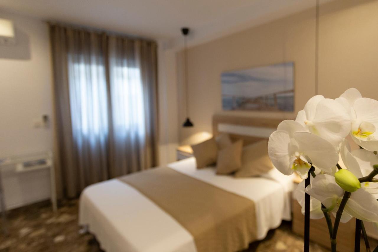 Room Boutique 32 Дения Екстериор снимка